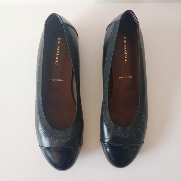 Bruno Magli cap toe ballet flats - Picture 9 of 9